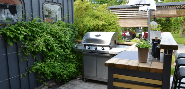 Outdoor Kitchen for Small Patios